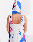 Vestido blanco con capucha