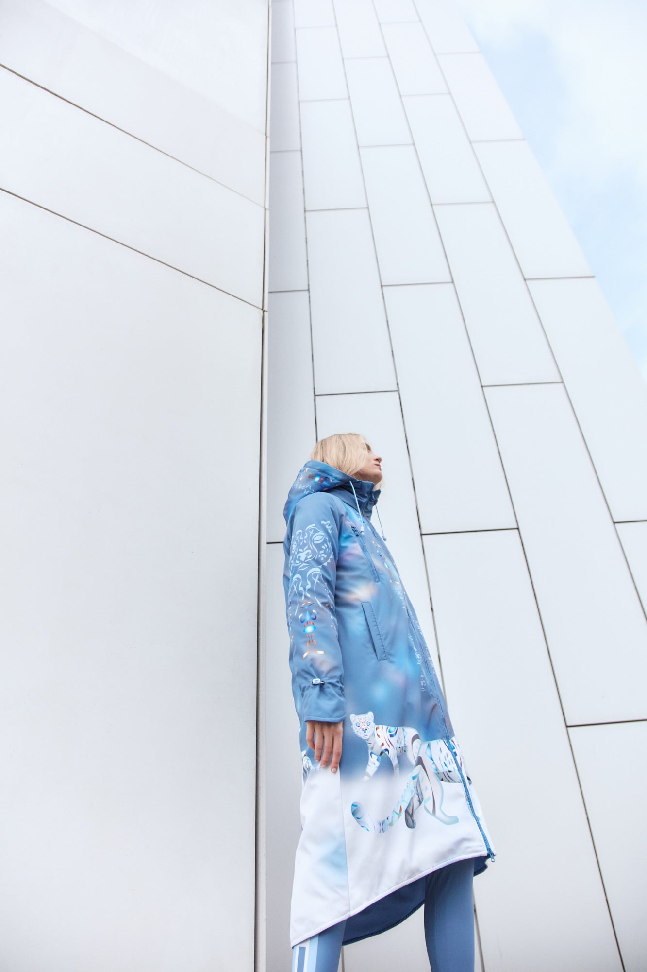 ¡Abrigo Snow Leo y bolsa gratis!