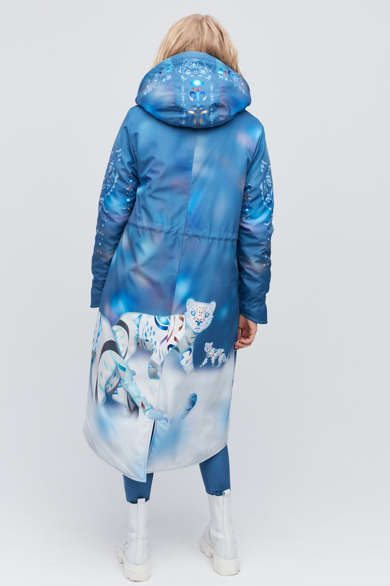 ¡Abrigo Snow Leo y bolsa gratis!
