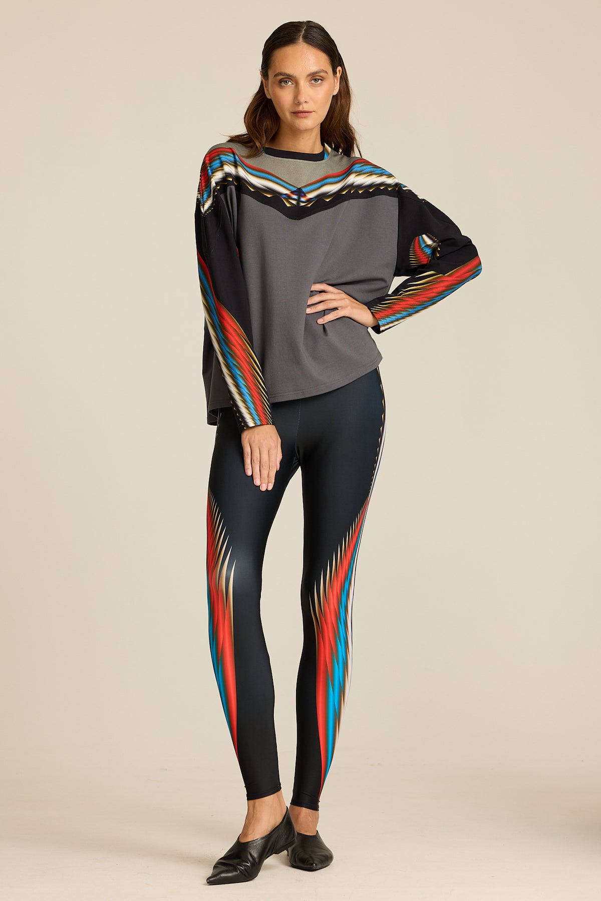 Legginsy Meteor II – dopasowany krój, widok z boku