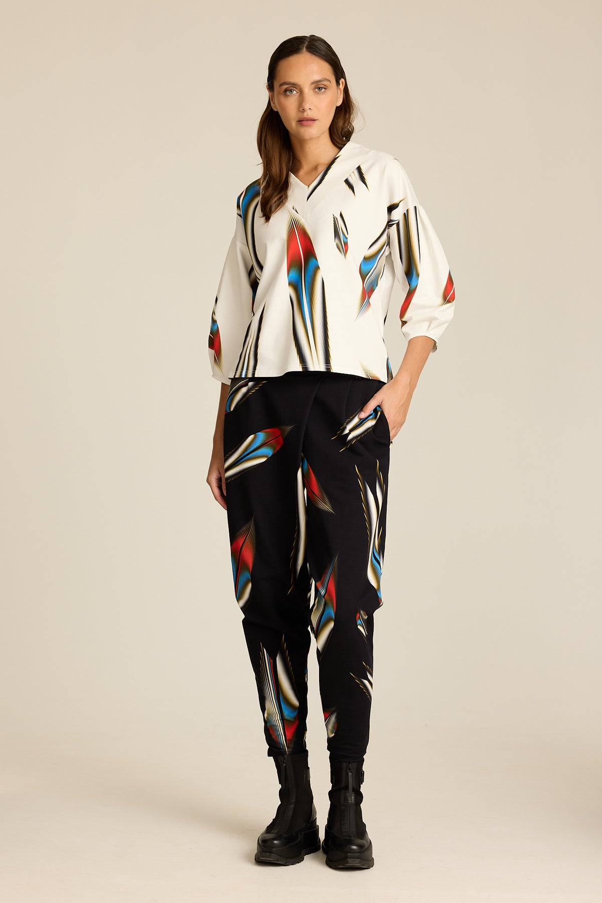 Bluza Meteor White II COLORAT – autorski print Meteor, zdjęcie 2