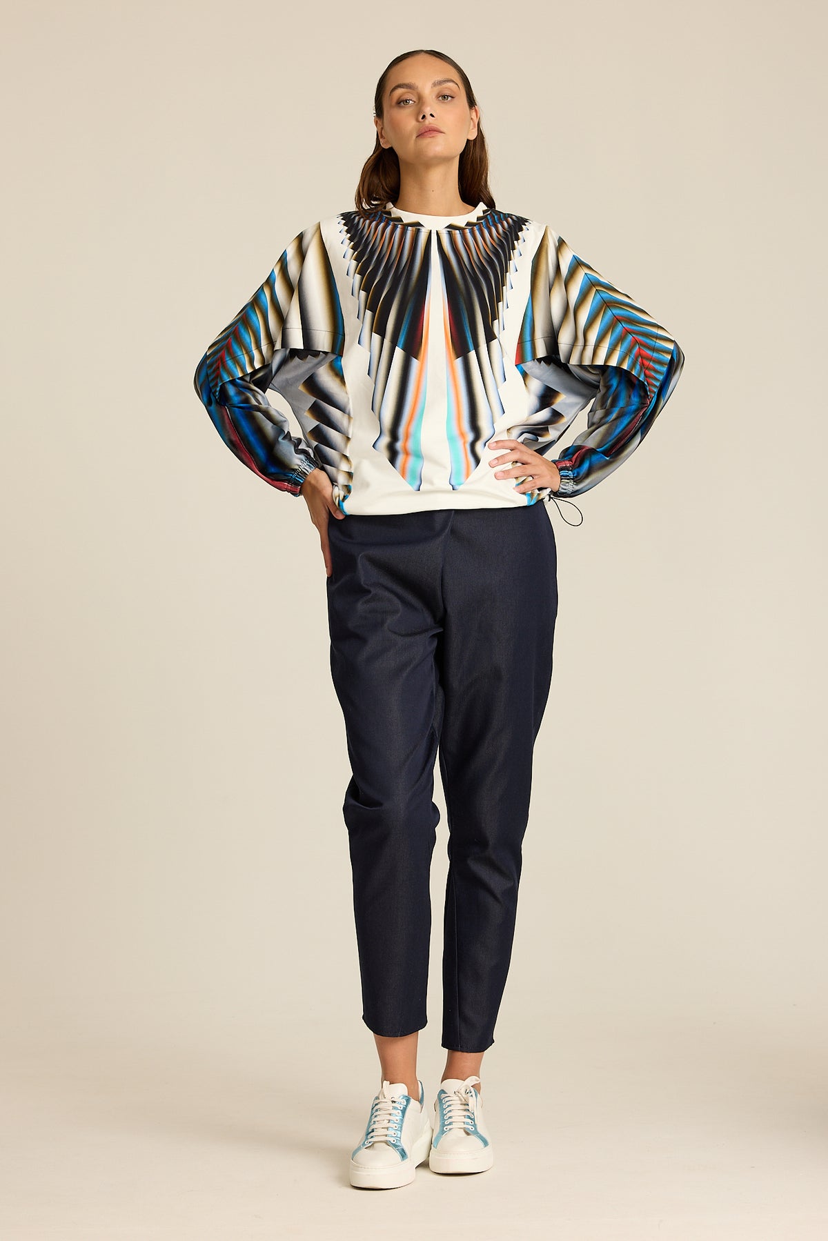 Bluza Meteor White S.E. COLORAT – autorski print Meteor, zdjęcie 3